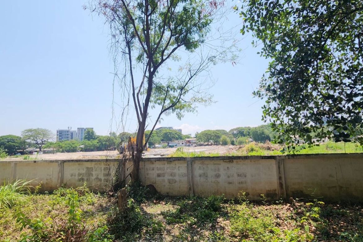 Large plot for sale with a house close to Chiang Mai Airport