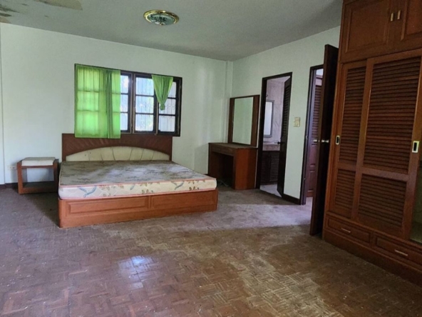 Large plot for sale with a house close to Chiang Mai Airport
