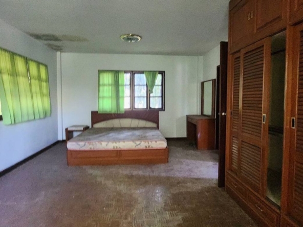 Large plot for sale with a house close to Chiang Mai Airport