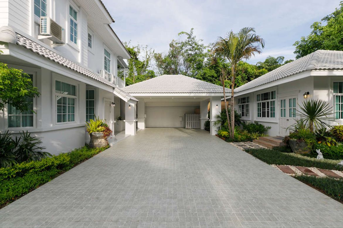 5 Bedroom House for sale-KMP-HSSK6002