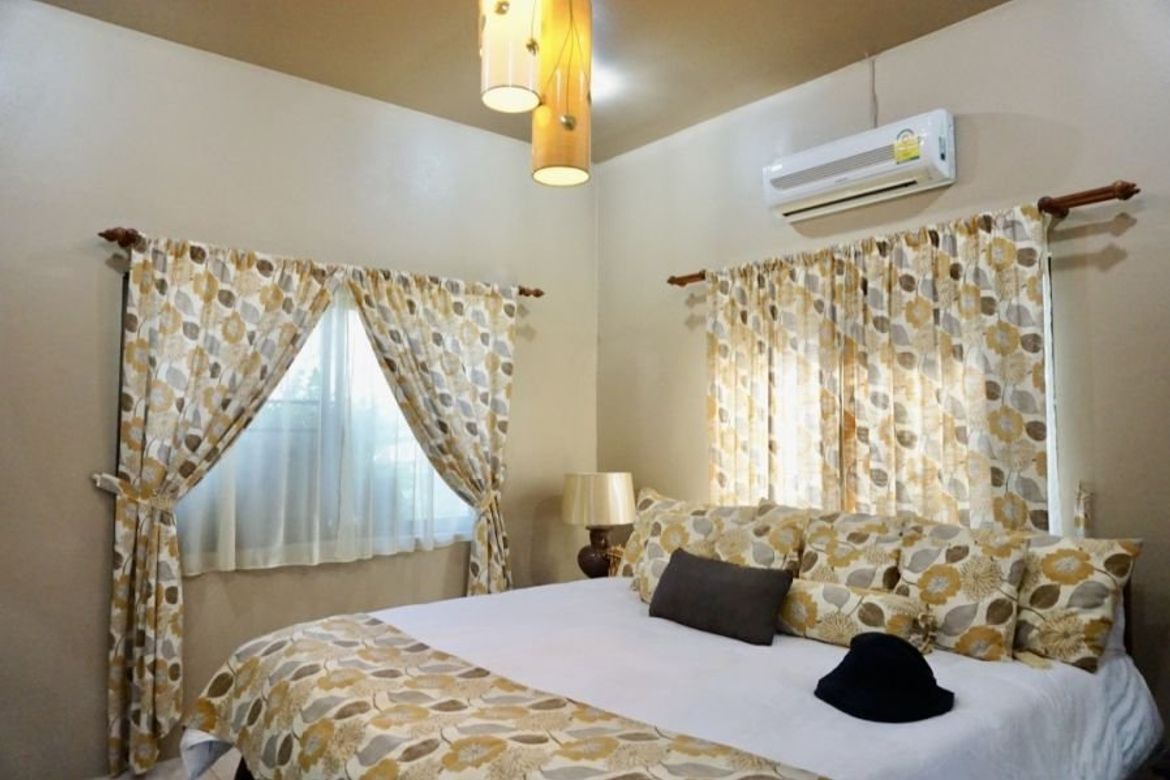 Charming one storey house with pool for sale in Sankhampeang
