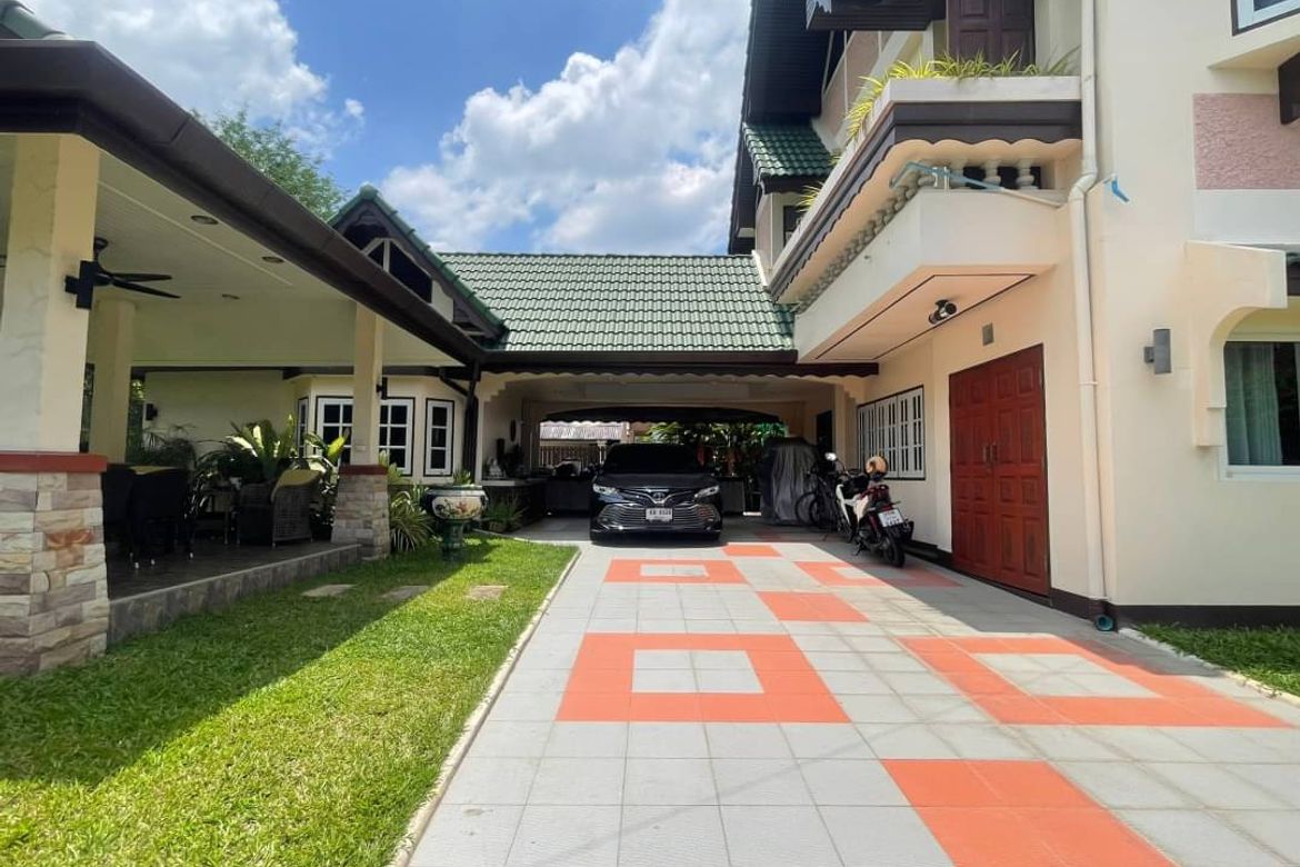 well established village called muban suan nonsi. It is accessible to Meechok Plaza