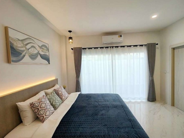 Selling a two-story pool villa with 6 bedrooms