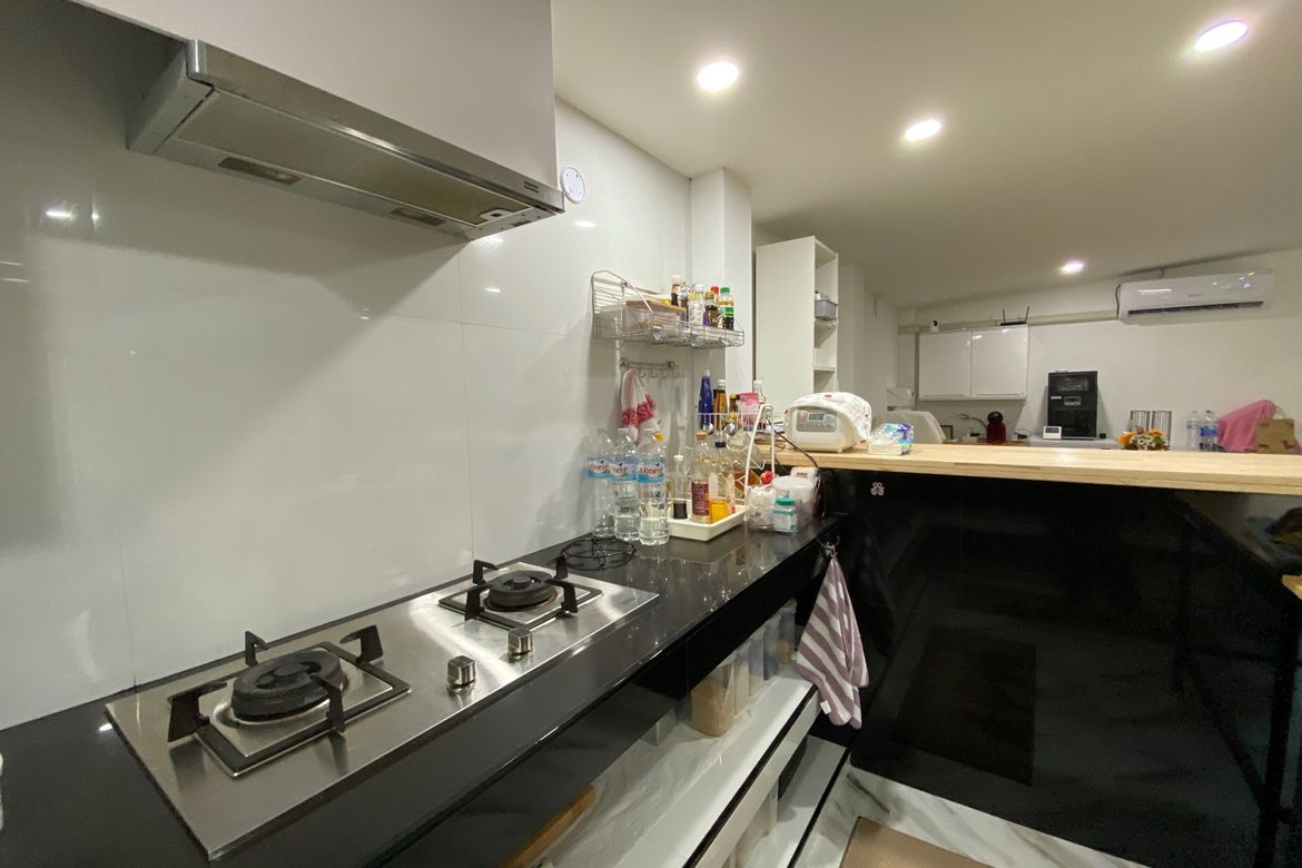 Modern Pool Villa with Mountain Views and Smart Home Features in San Sai