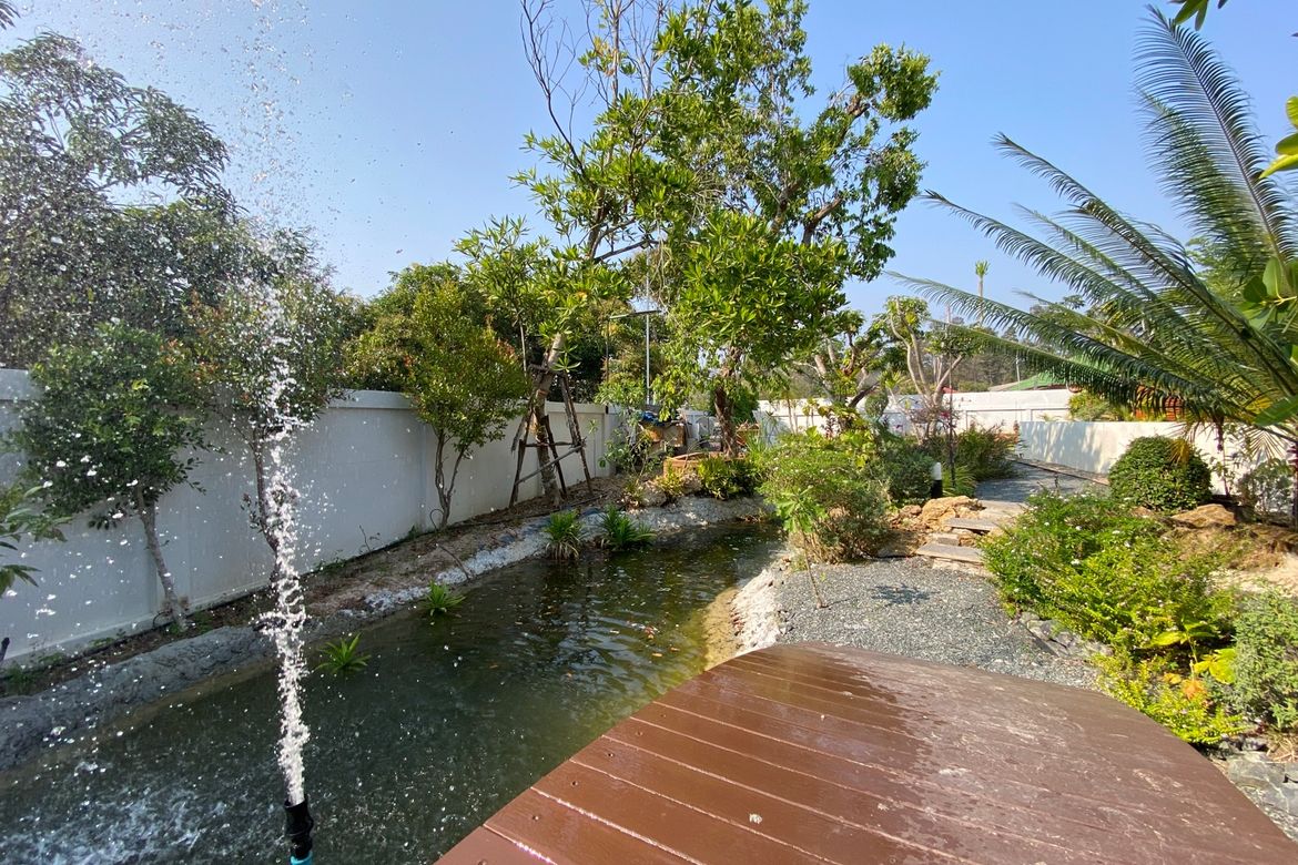 Modern Pool Villa with Mountain Views and Smart Home Features in San Sai