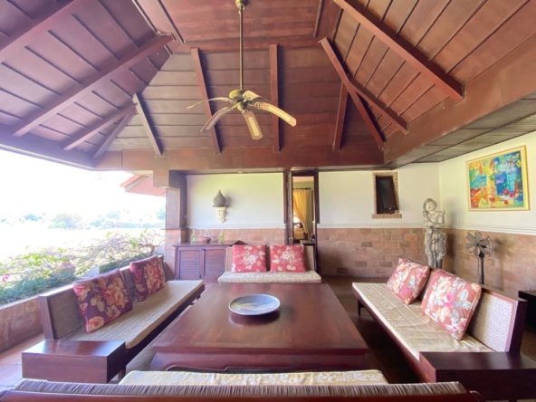 Luxurious 6 Bedroom Pool Villa in Mae Jo