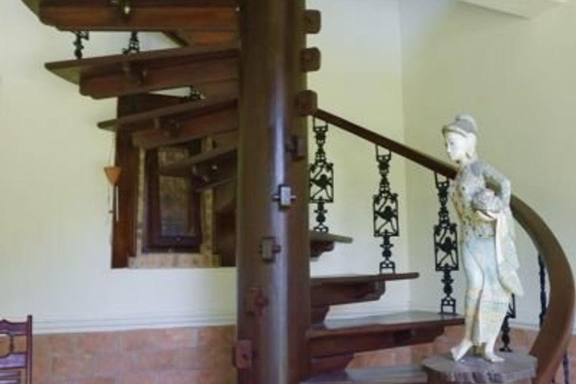 Luxurious 6 Bedroom Pool Villa in Mae Jo