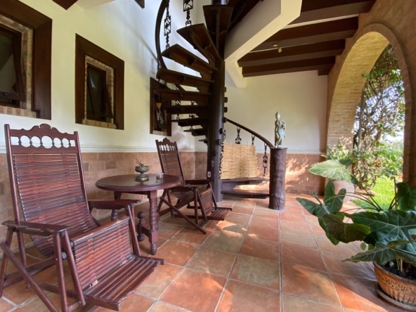 Luxurious 6 Bedroom Pool Villa in Mae Jo