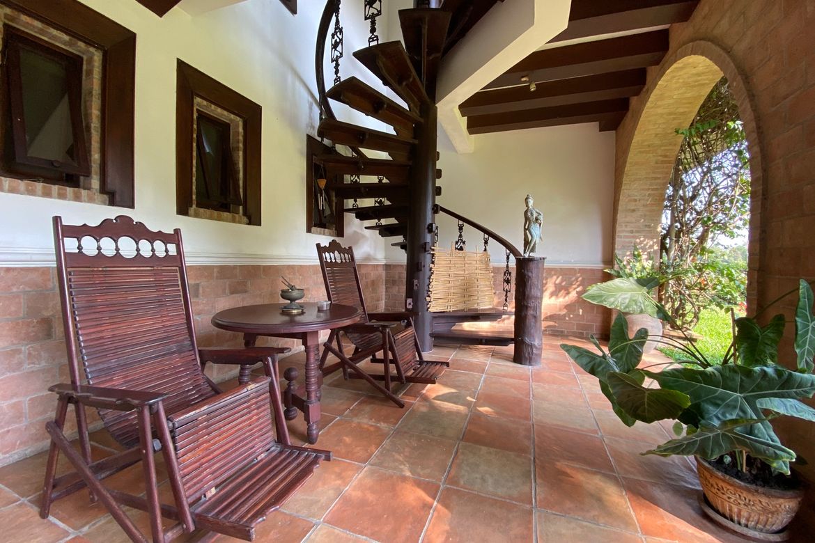Luxurious 6 Bedroom Pool Villa in Mae Jo