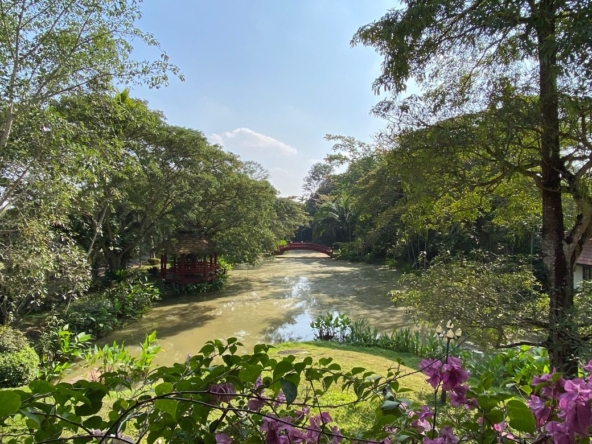 Luxurious 6 Bedroom Pool Villa in Mae Jo
