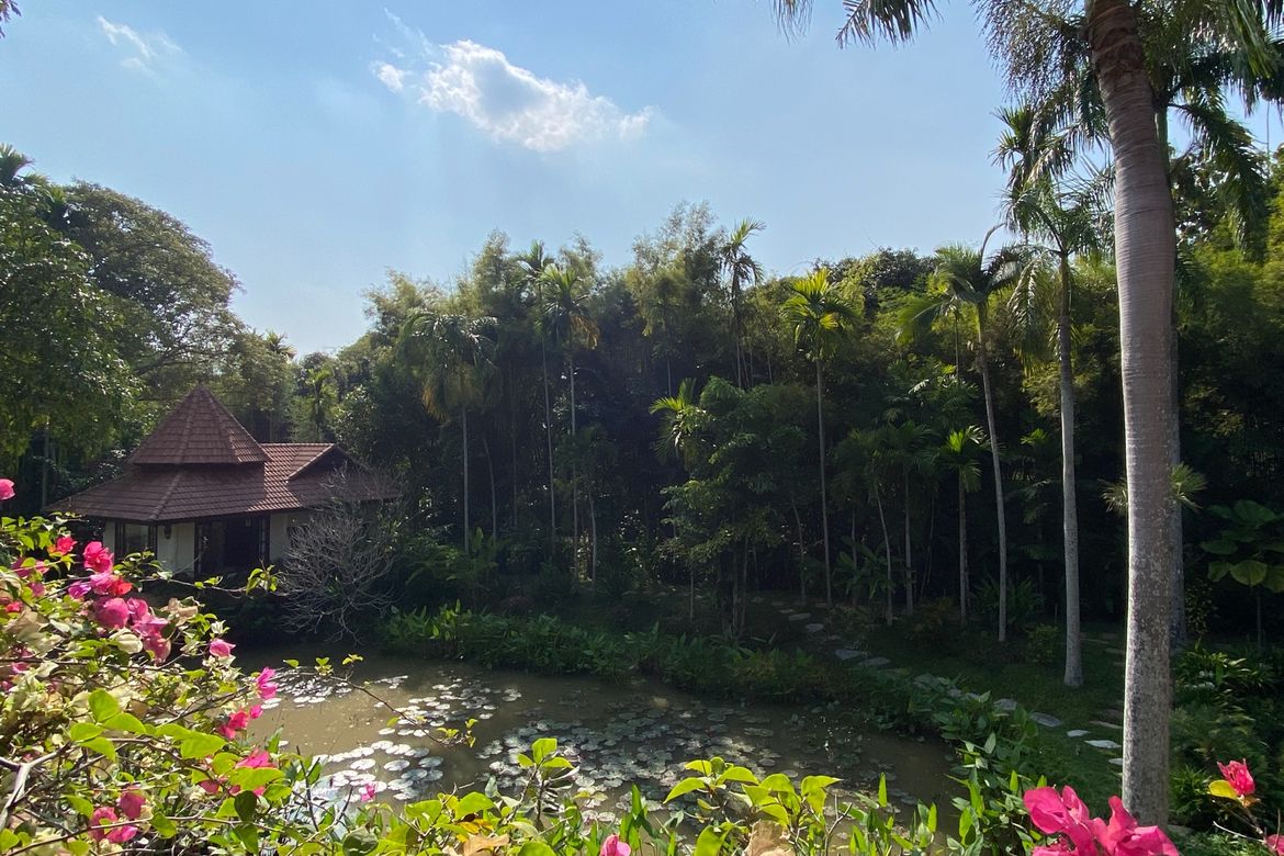 Luxurious 6 Bedroom Pool Villa in Mae Jo