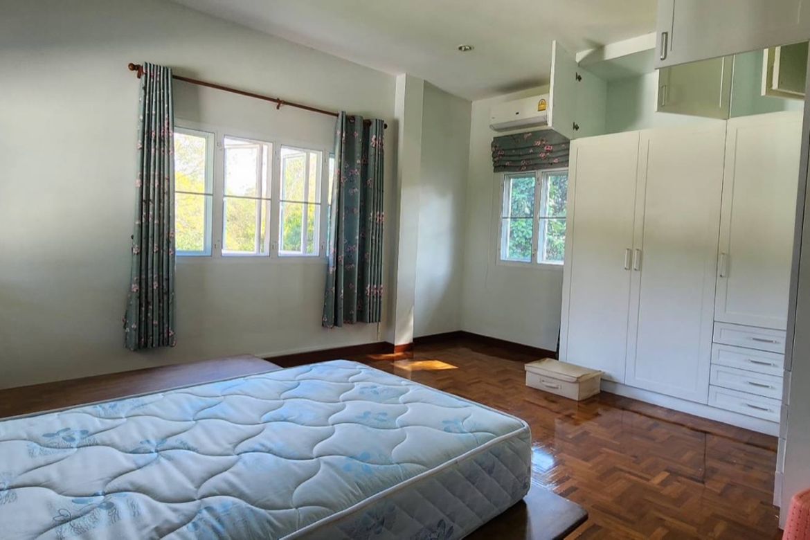 4 bed house for rent or sale in Doi Saket