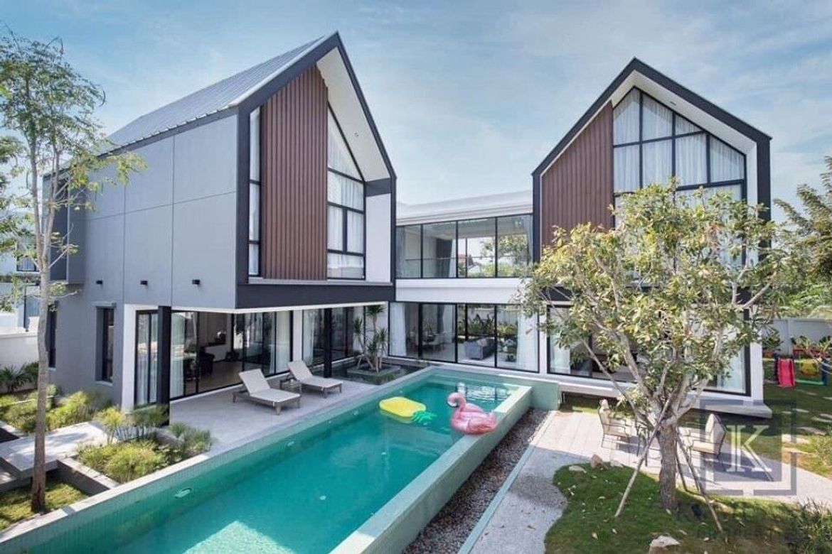 New Luxury Pool Villa