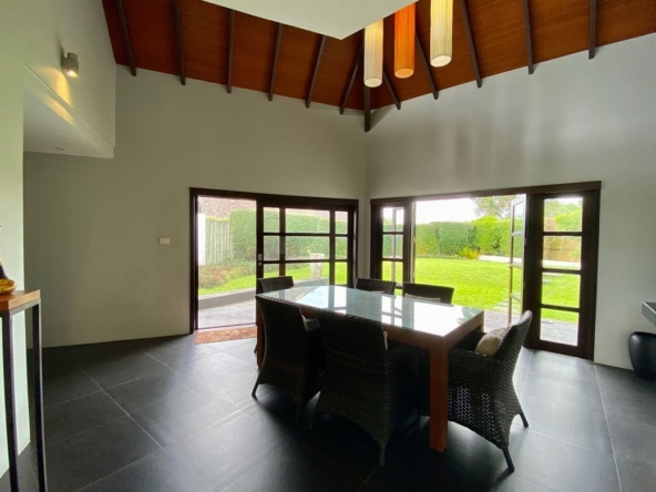 Luxury pool villa for rent or sale in Mae Rim