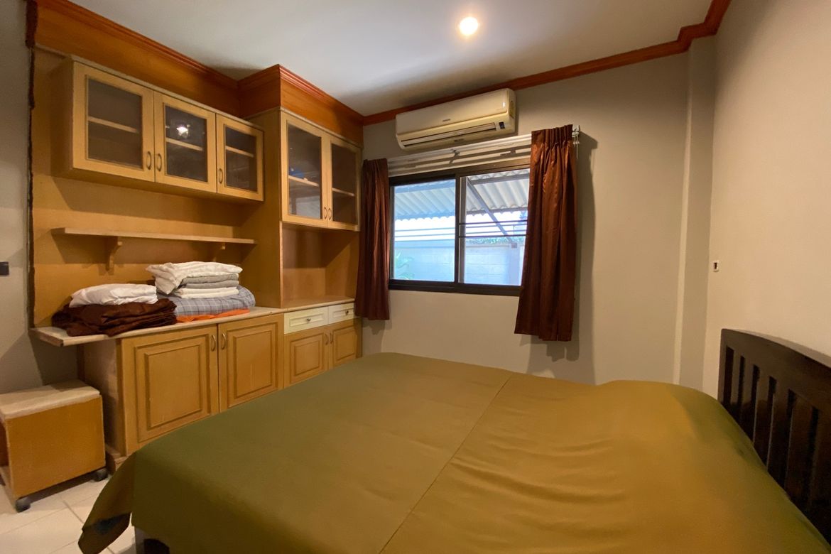5 bed house for sale or rent as per floor at Don Kaew