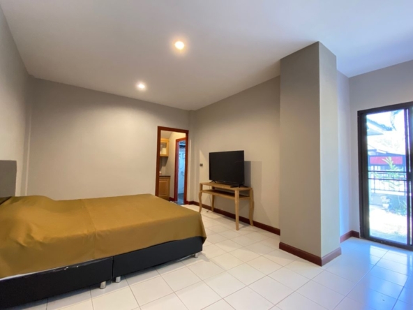 5 bed house for sale or rent as per floor at Don Kaew