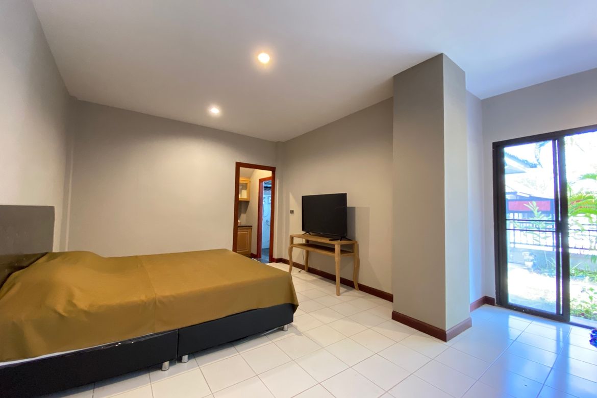 5 bed house for sale or rent as per floor at Don Kaew