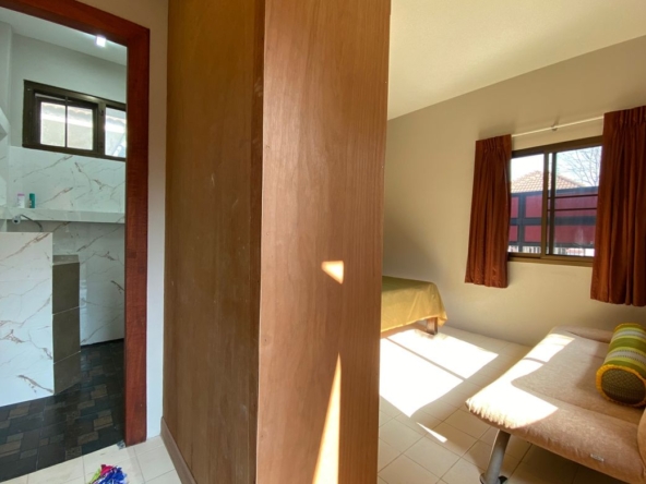 5 bed house for sale or rent as per floor at Don Kaew