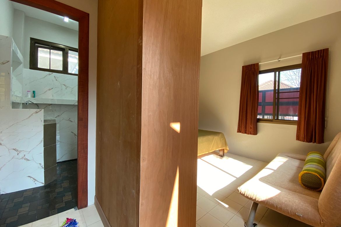 5 bed house for sale or rent as per floor at Don Kaew