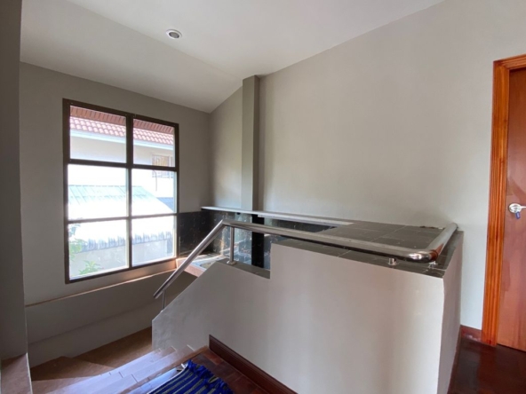 5 bed house for sale or rent as per floor at Don Kaew
