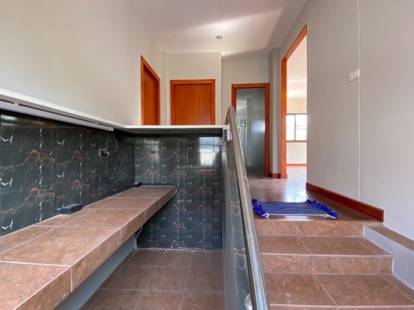 5 bed house for sale or rent as per floor at Don Kaew