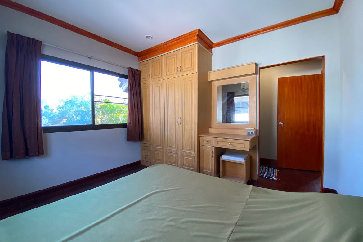 5 bed house for sale or rent as per floor at Don Kaew
