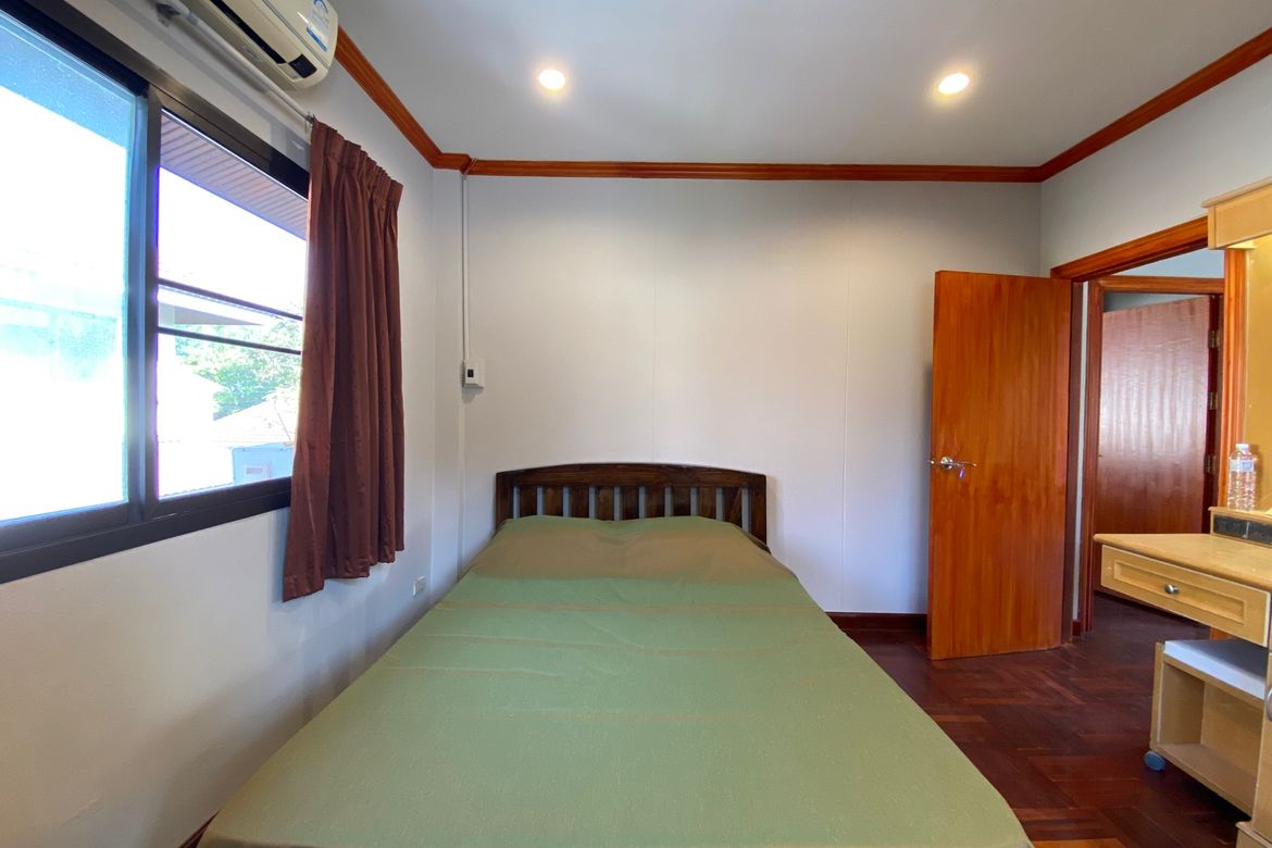 5 bed house for sale or rent as per floor at Don Kaew