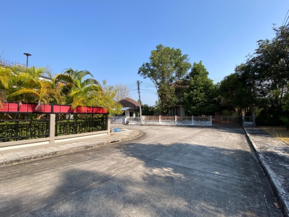 5 bed house for sale or rent as per floor at Don Kaew