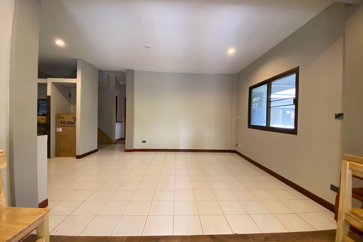 5 bed house for sale or rent as per floor at Don Kaew