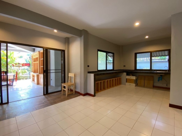 5 bed house for sale or rent as per floor at Don Kaew