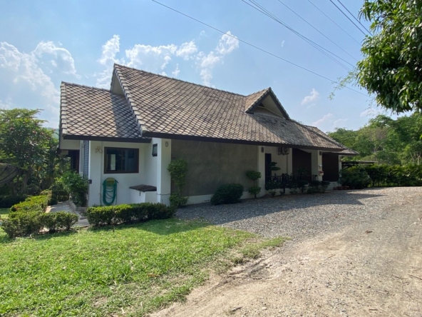 A charming one storey villa 2 bed for rent or sale in Mae Rim