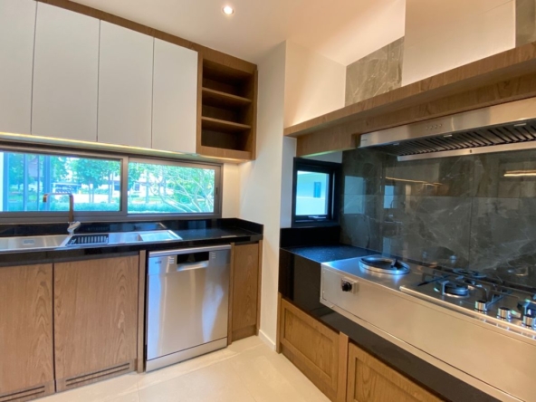 A luxury pool villa with 3 bed for rent or sale in Mae Rim