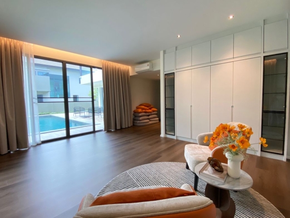 A luxury pool villa with 3 bed for rent or sale in Mae Rim
