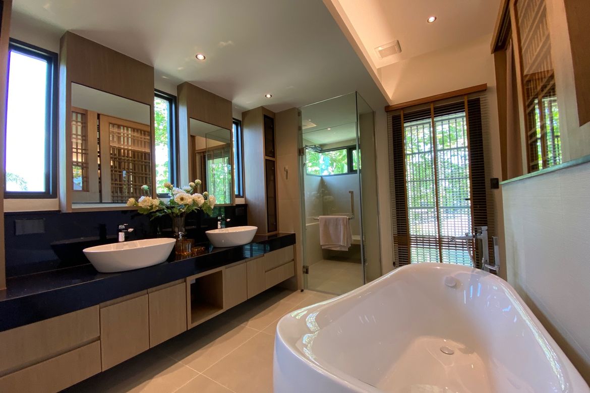 A luxury pool villa with 3 bed for rent or sale in Mae Rim