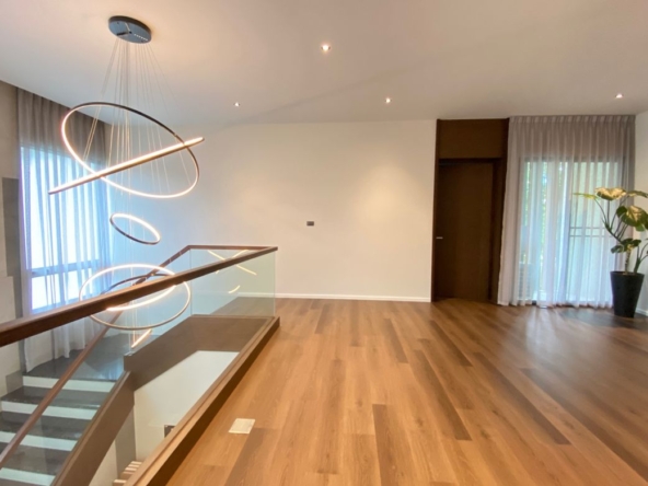 A luxury pool villa with 3 bed for rent or sale in Mae Rim