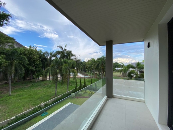 A luxury pool villa with 3 bed for rent or sale in Mae Rim