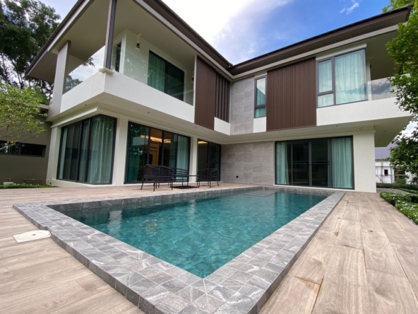 A luxury pool villa with 3 bed for rent or sale in Mae Rim
