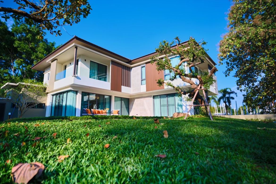 A luxury pool villa with 3 bed for rent or sale in Mae Rim, Chiang Mai