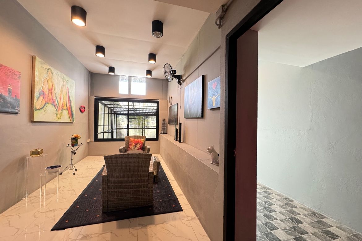 A unique modern townhome for rent or sale in Muang Chiang Mai-P-PHS485
