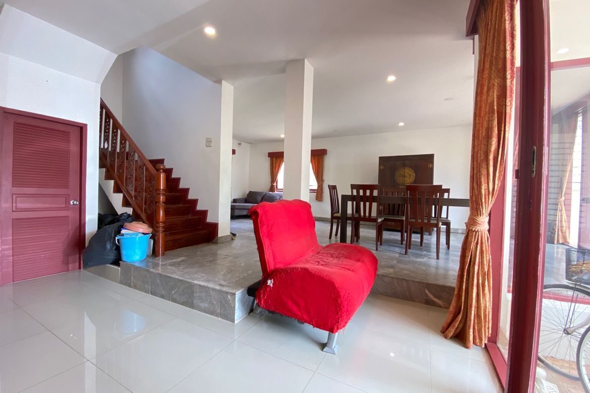 3 storey townhouse for sale near Chiang Mai University