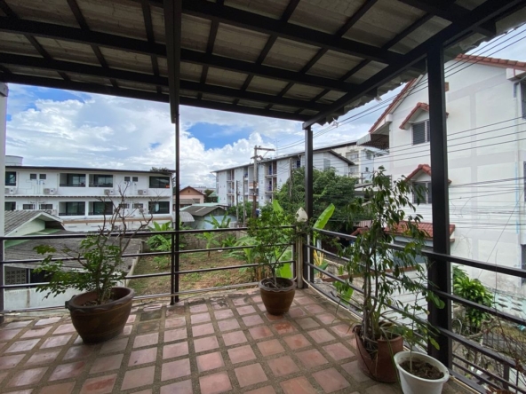 3 storey townhouse for sale near Chiang Mai University
