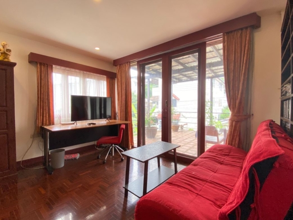 3 storey townhouse for sale near Chiang Mai University