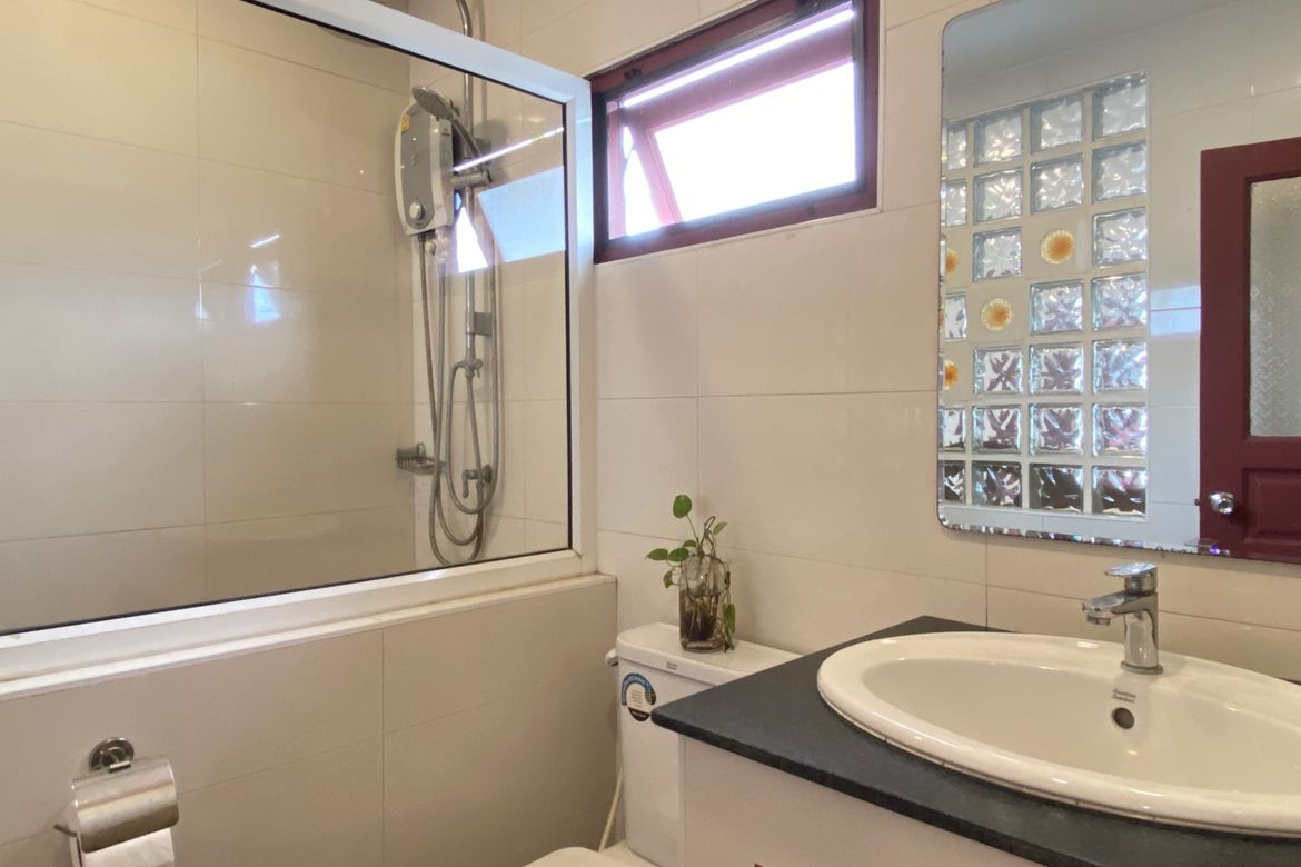 3 storey townhouse for sale near Chiang Mai University