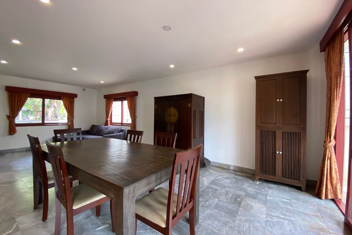 3 storey townhouse for sale near Chiang Mai University
