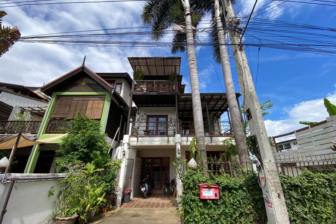 3 storey townhouse for sale near Chiang Mai University