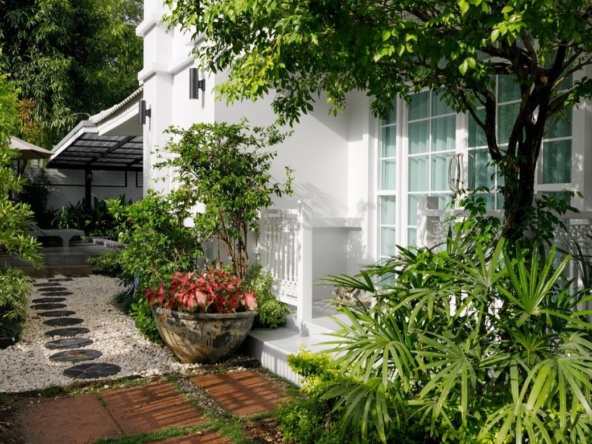 6 Bedroom Pool Villa for Sale and Rent in Chiang Mai-P-PHS1095
