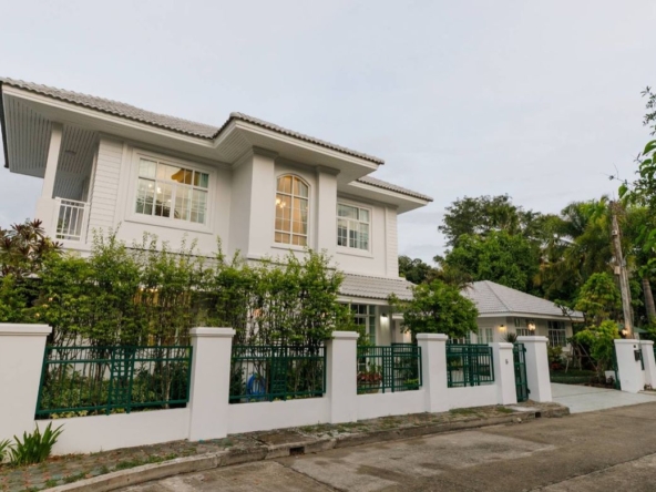 6 Bedroom Pool Villa for Sale and Rent in Chiang Mai-P-PHS1095