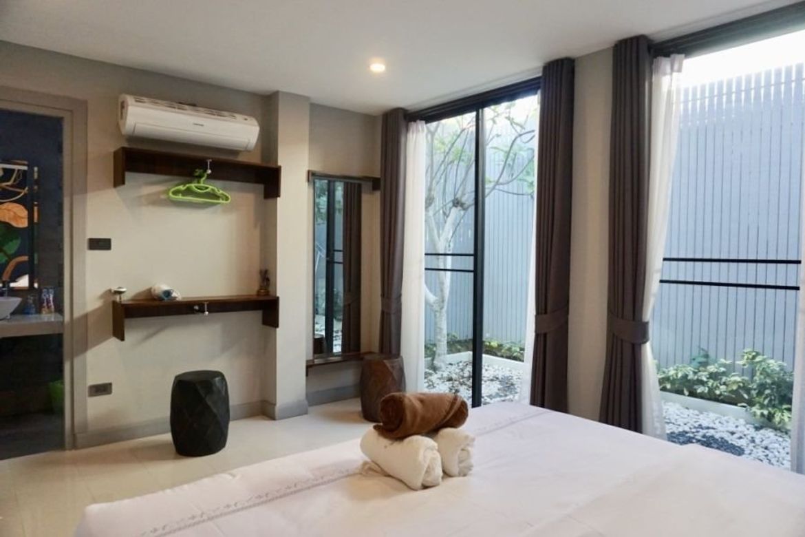 A modern house with pool for rent or sale in San Sai