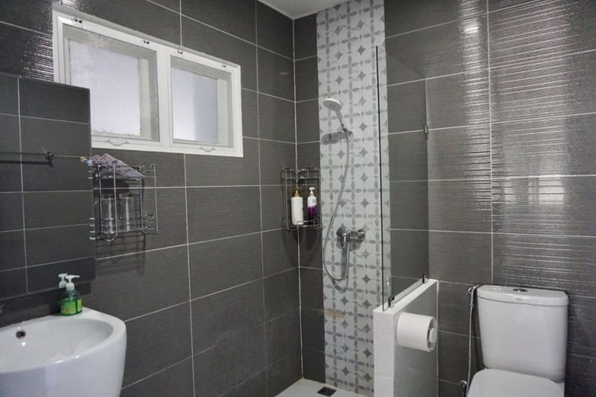 A modern house with pool for rent or sale in San Sai