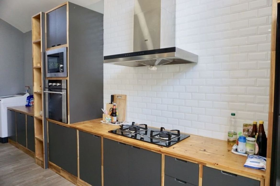 A modern house with pool for rent or sale in San Sai